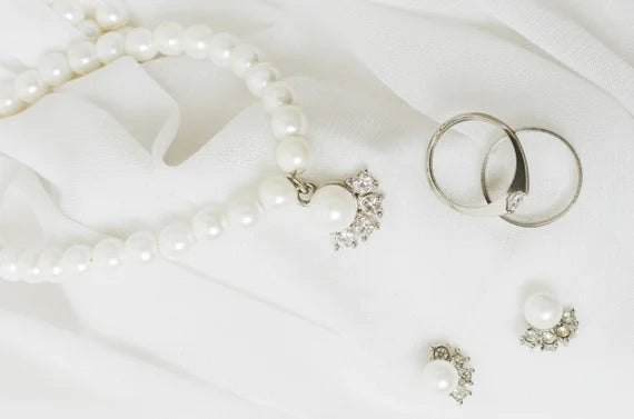 Jak pielęgnować biżuterię?