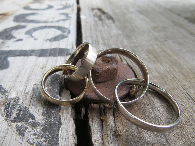 Symbolika srebra w kulturze i wierzeniach