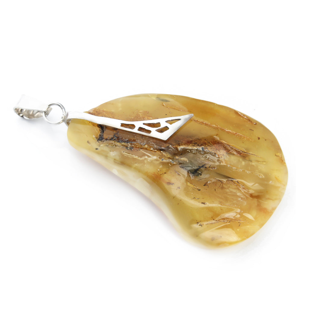 Wisior z bursztynem bałtyckim