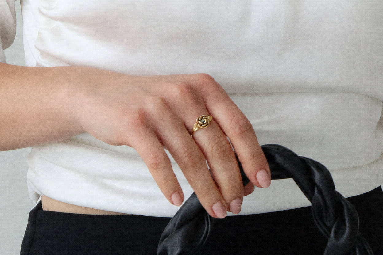 Pierścionek z różą srebro pozłacane