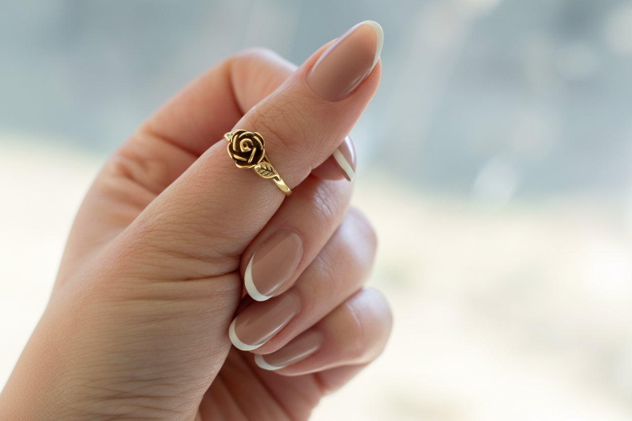 Pierścionek z różą srebro pozłacane