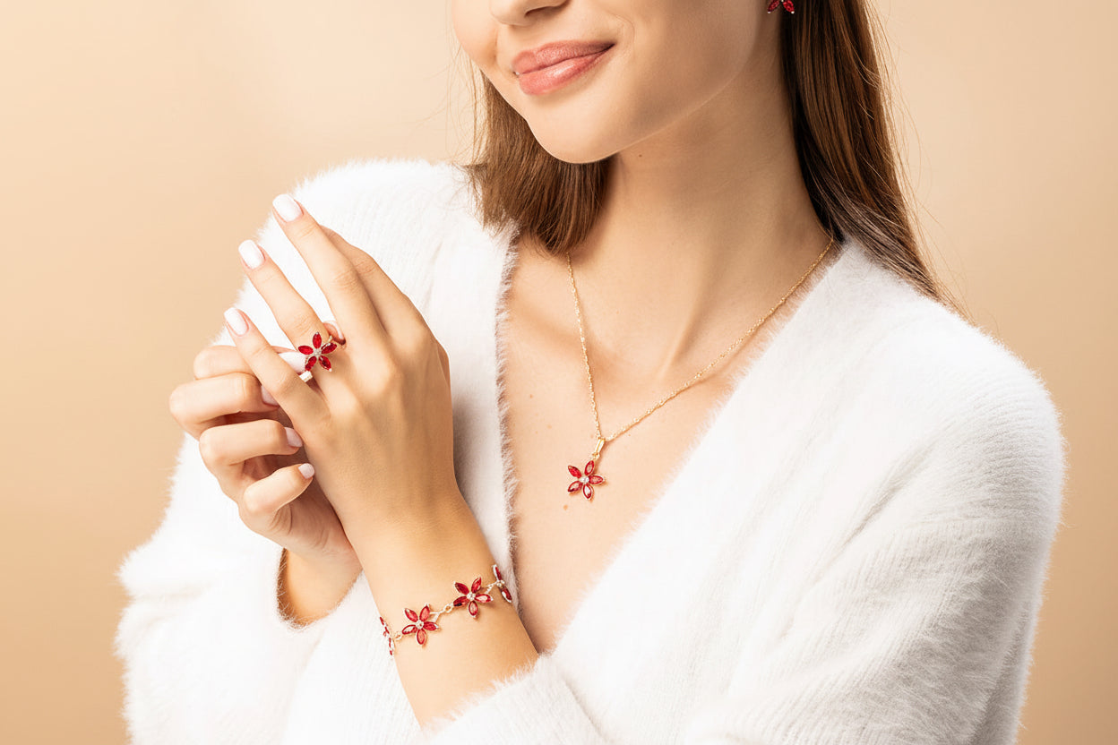 Pierścionek kwiat z rubinowymi cyrkoniami Winter Roses srebro pozłacane