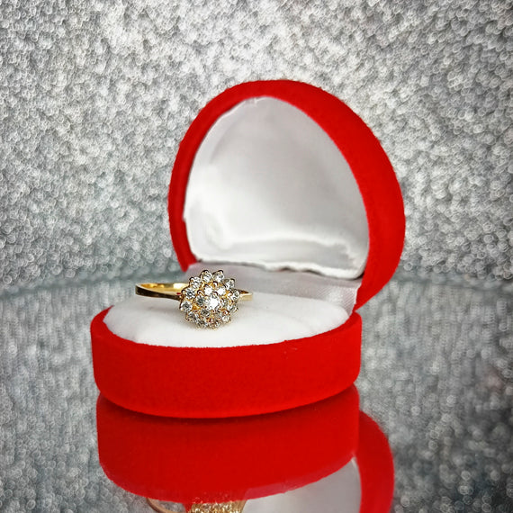 Złoty pierścionek z cyrkoniami 333