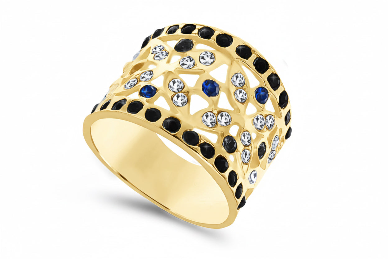 Szeroki ażurowy pierścionek z kamieniami