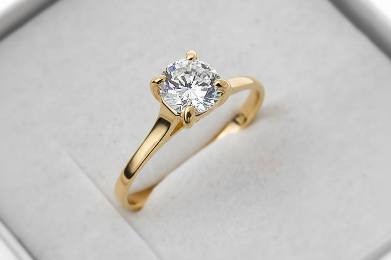 Pierścionek z cyrkonią 6mm