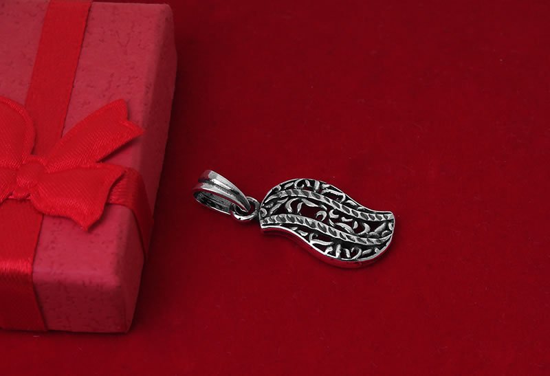 Wisiorek ażurowy falka