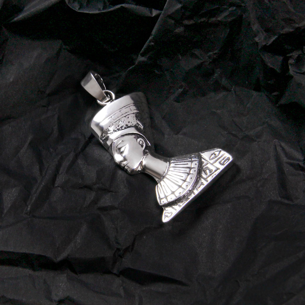 Wisior Nefretete Królowa Egiptu