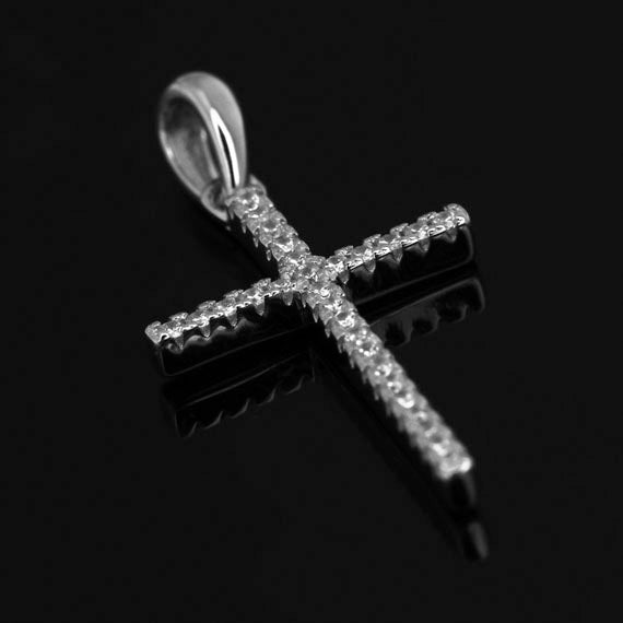 Krzyżyk z cyrkoniami