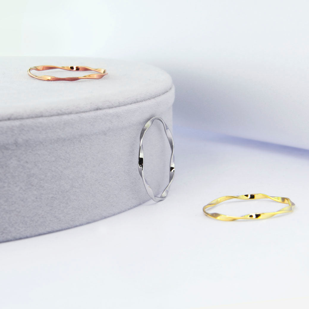 Obrączka skręcona rodowana