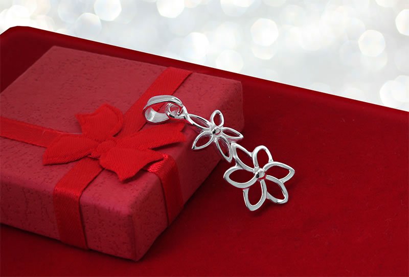 Wisiorek ażurowe kwiaty