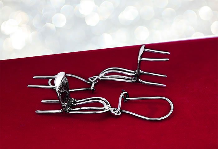 Nietuzinkowe kolczyki krzesła