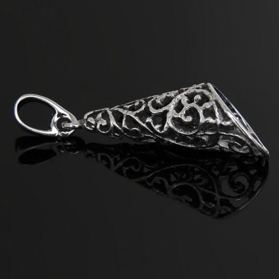 Wisiorek ażurowy stożek