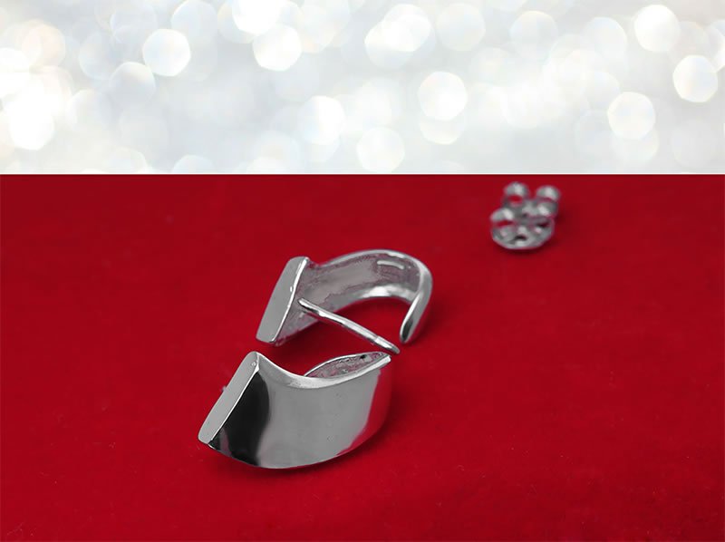 Podwinięte kolczyki