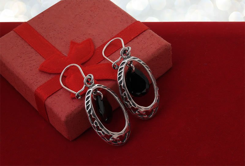 Wiszące kolczyki z cyrkonią