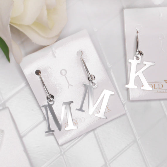 Kolczyki literki zamek angielski litera A