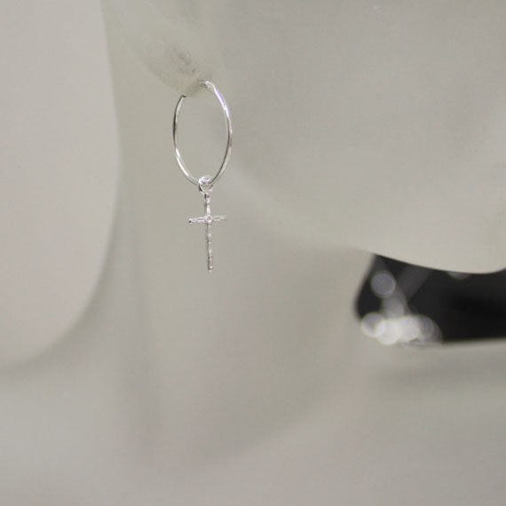 Kolczyki kółka z krzyżykiem 2cm