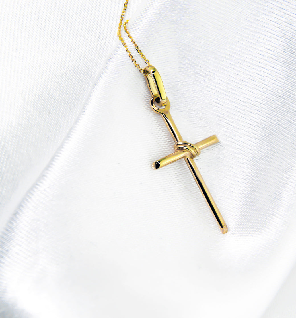 Krzyżyk z łańcuszkiem ze złota + pudełko z grawerem Pamiątka I Komunii Świętej