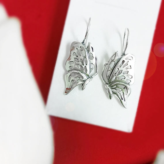 Kolczyki wiszące z motylami