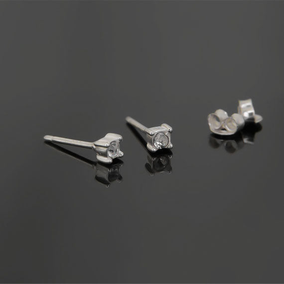 Małe kolczyki z cyrkonią