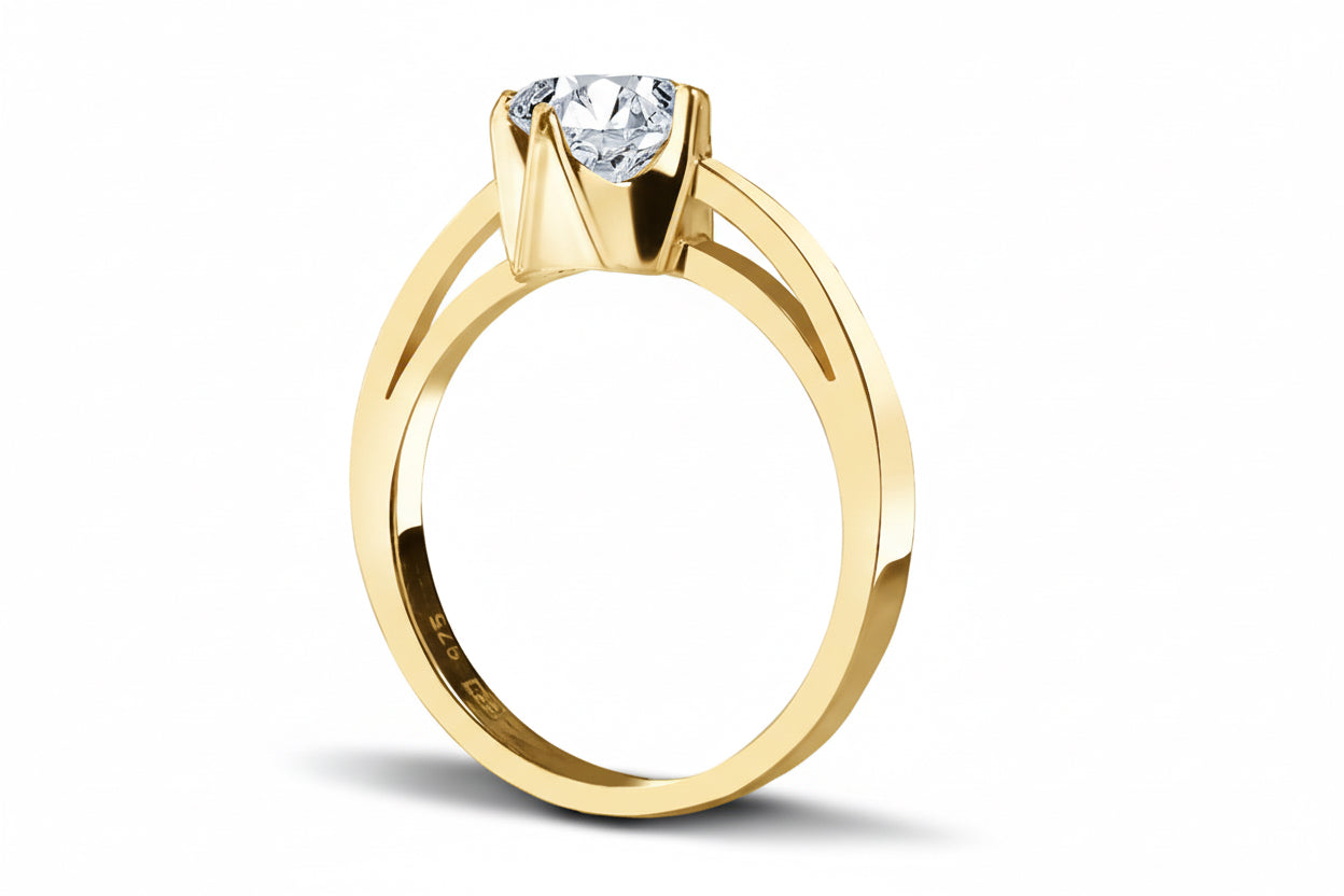 Pierścionek z wysoką koroną biała cyrkonia srebro pozłacane