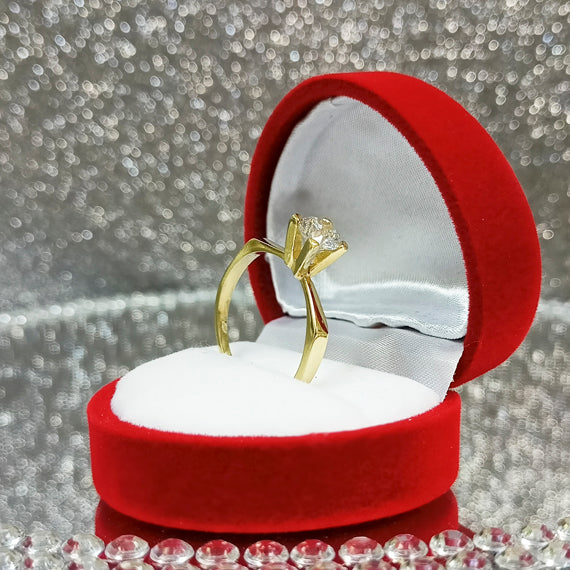 Złoty pierścionek kwadratowy z cyrkonią