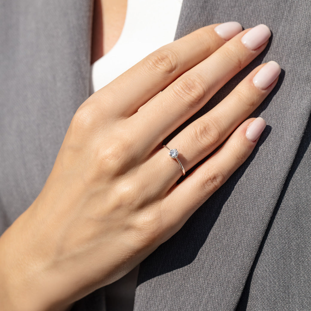 Pierścionek z cyrkonią 4mm