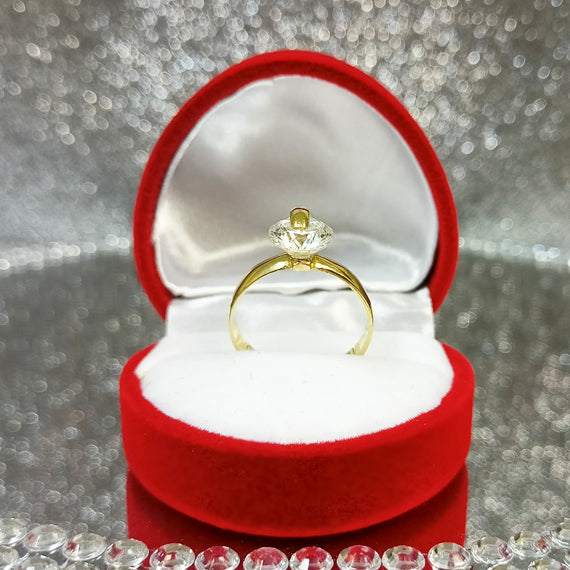 Złoty pierścionek zaręczynowy diamencik