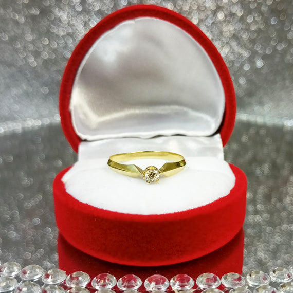 Zaręczynowy pierścionek z kamieniem 3mm