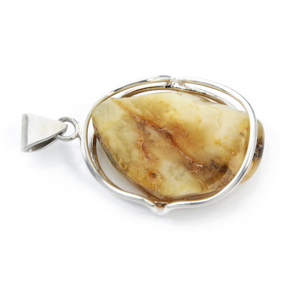 Wisior z naturalnym bursztynem w srebrnej ramce
