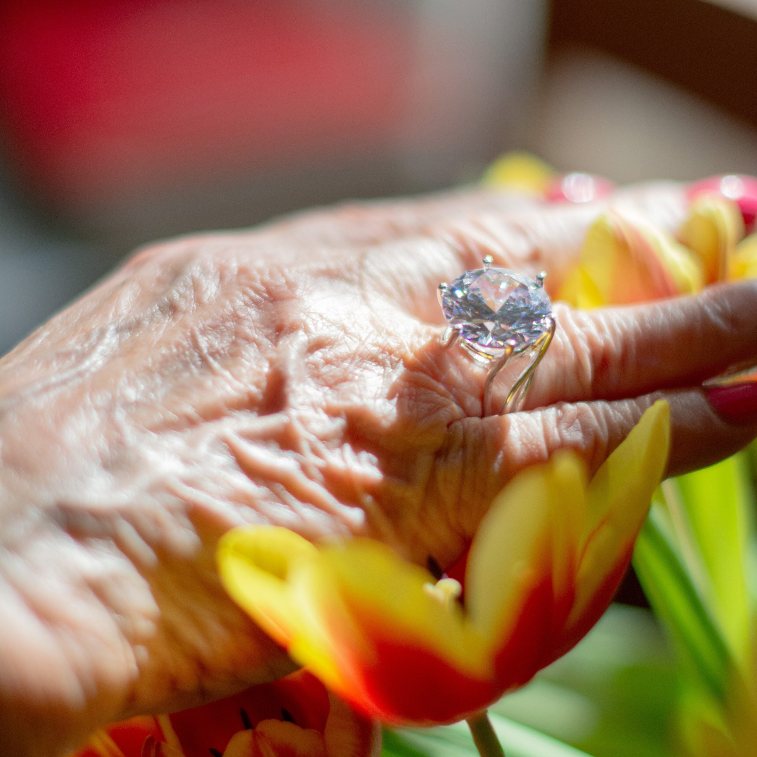 Pierścionek z dużą cyrkonią 18mm