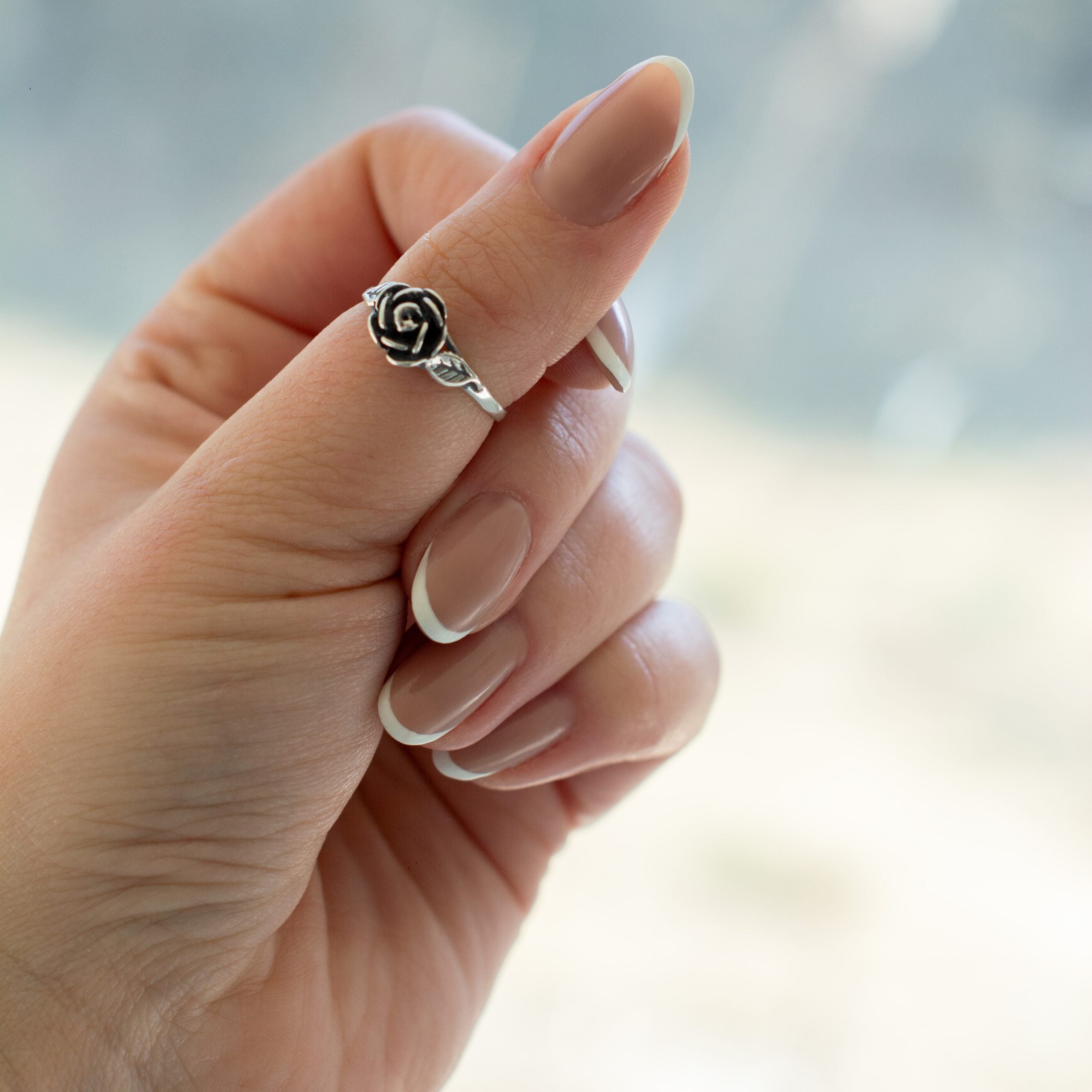 Pierścionek z różą