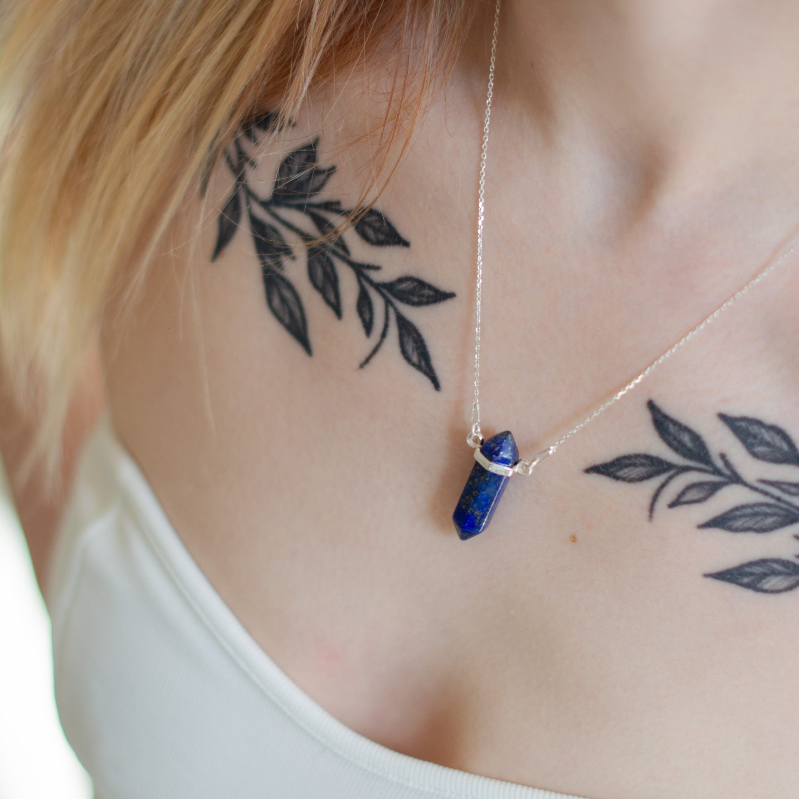 NASZYJNIK SREBRNY SOPEL Z LAPIS LAZULI