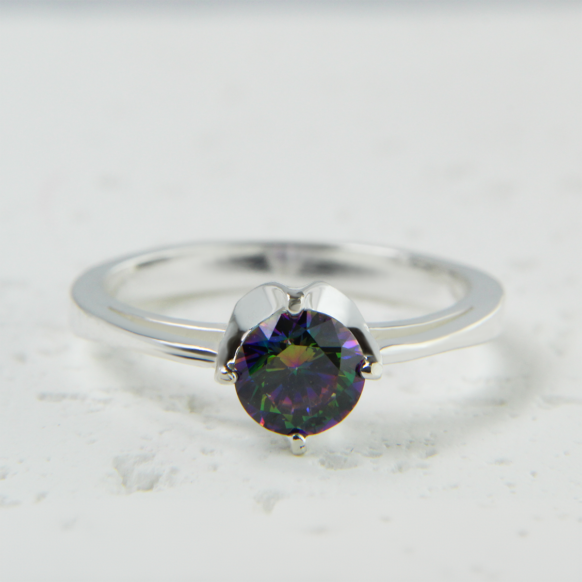 Pierścionek z wysoką koroną wielokolorowa cyrkonia