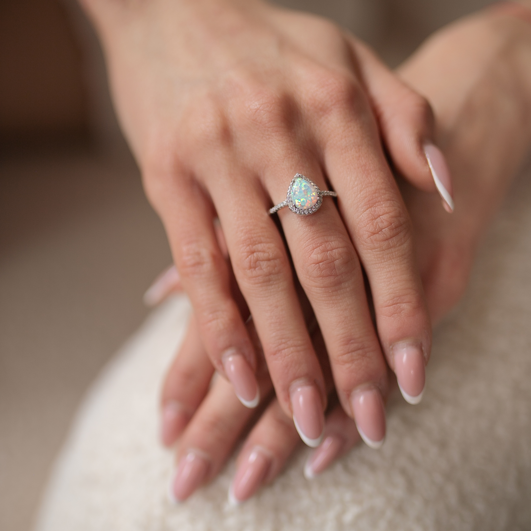 Pierścionek z opalem