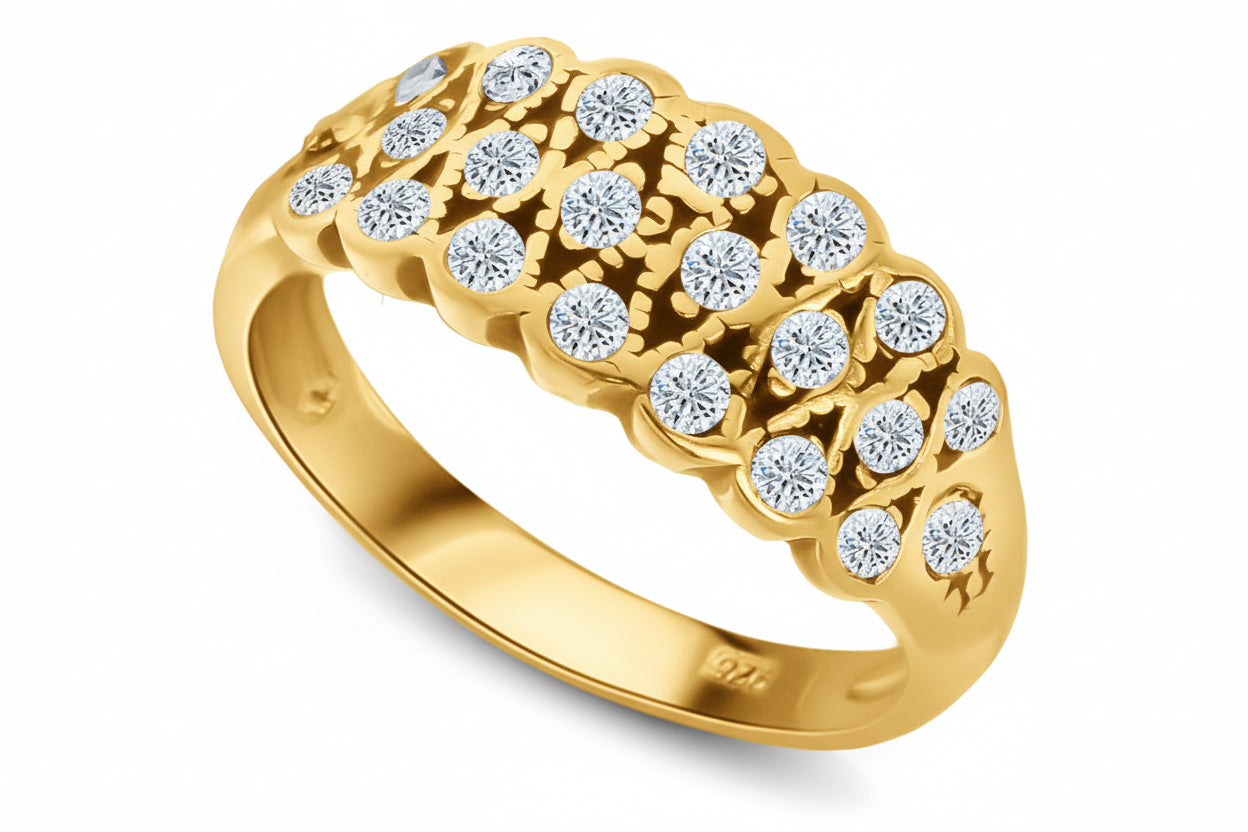 Pierścionek z białymi kamieniami