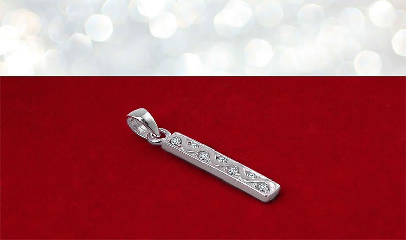 Prostokątny wisiorek z kamieniami