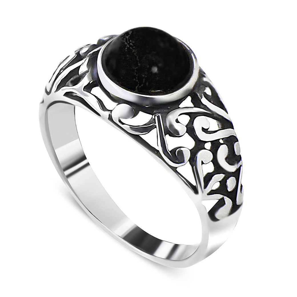 Pierścionek ażurowy z onyksem
