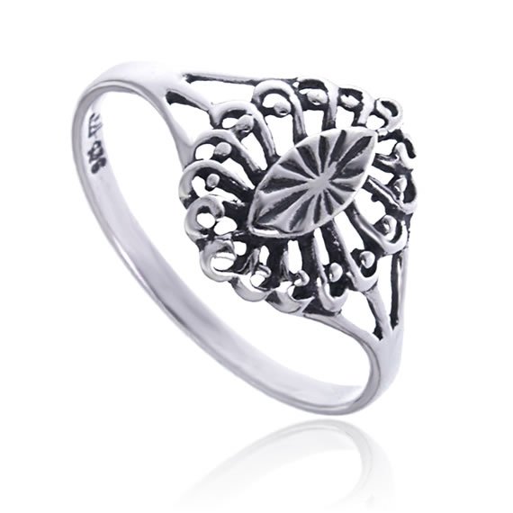 Pierścionek ażurowy kwiat