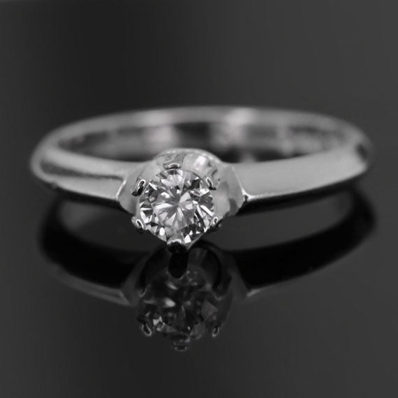 Klasyczny pierścionek z cyrkonią 4mm