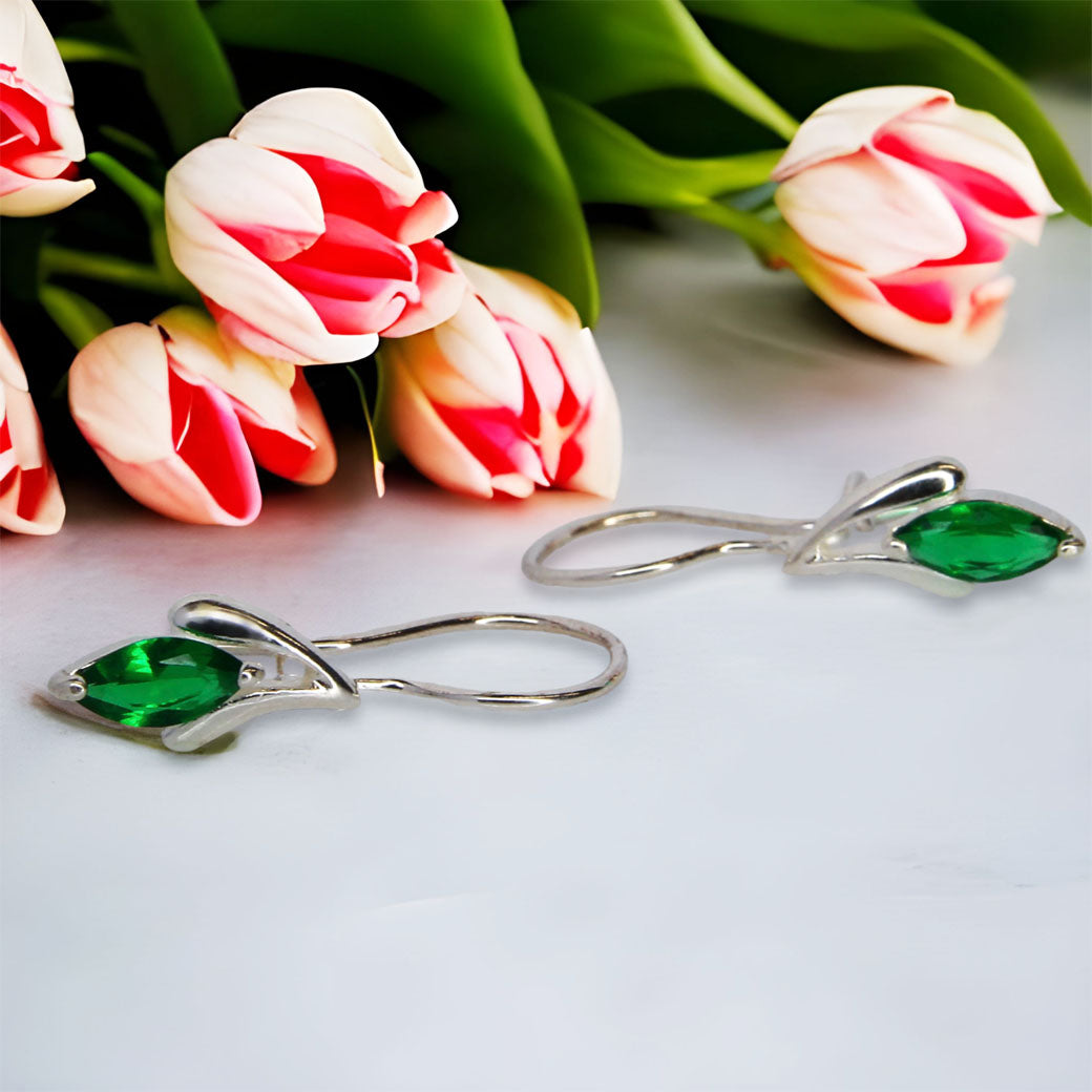 Kolczyki z zielonym kamieniem