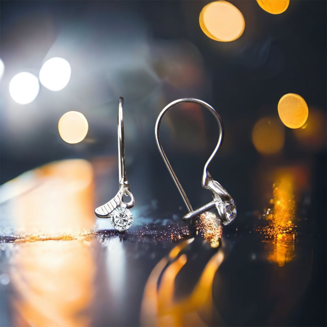 Kolczyki - liść nad białą cyrkonią