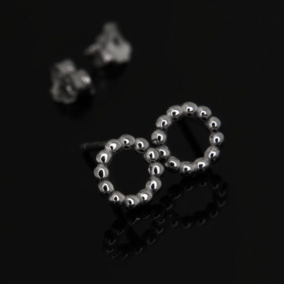 Kolczyki koła z kuleczkami