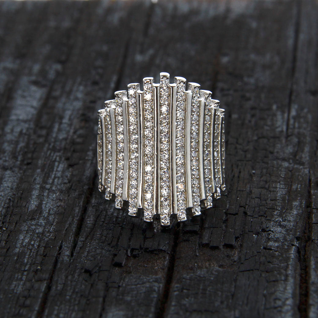 Szeroki pierścionek pionowe pasy z cyrkoniami Radiant Diamonds