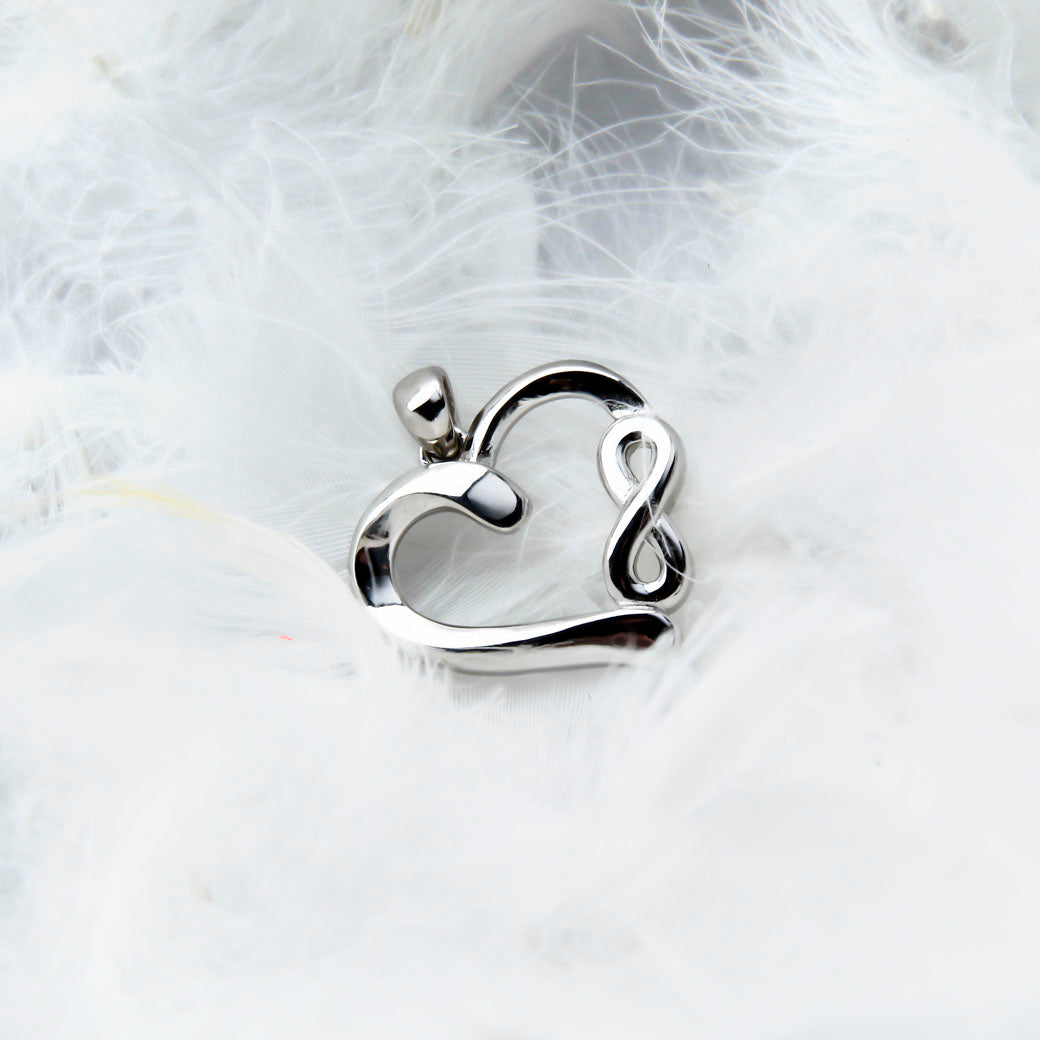 Wisiorek serce ze znakiem nieskończoności