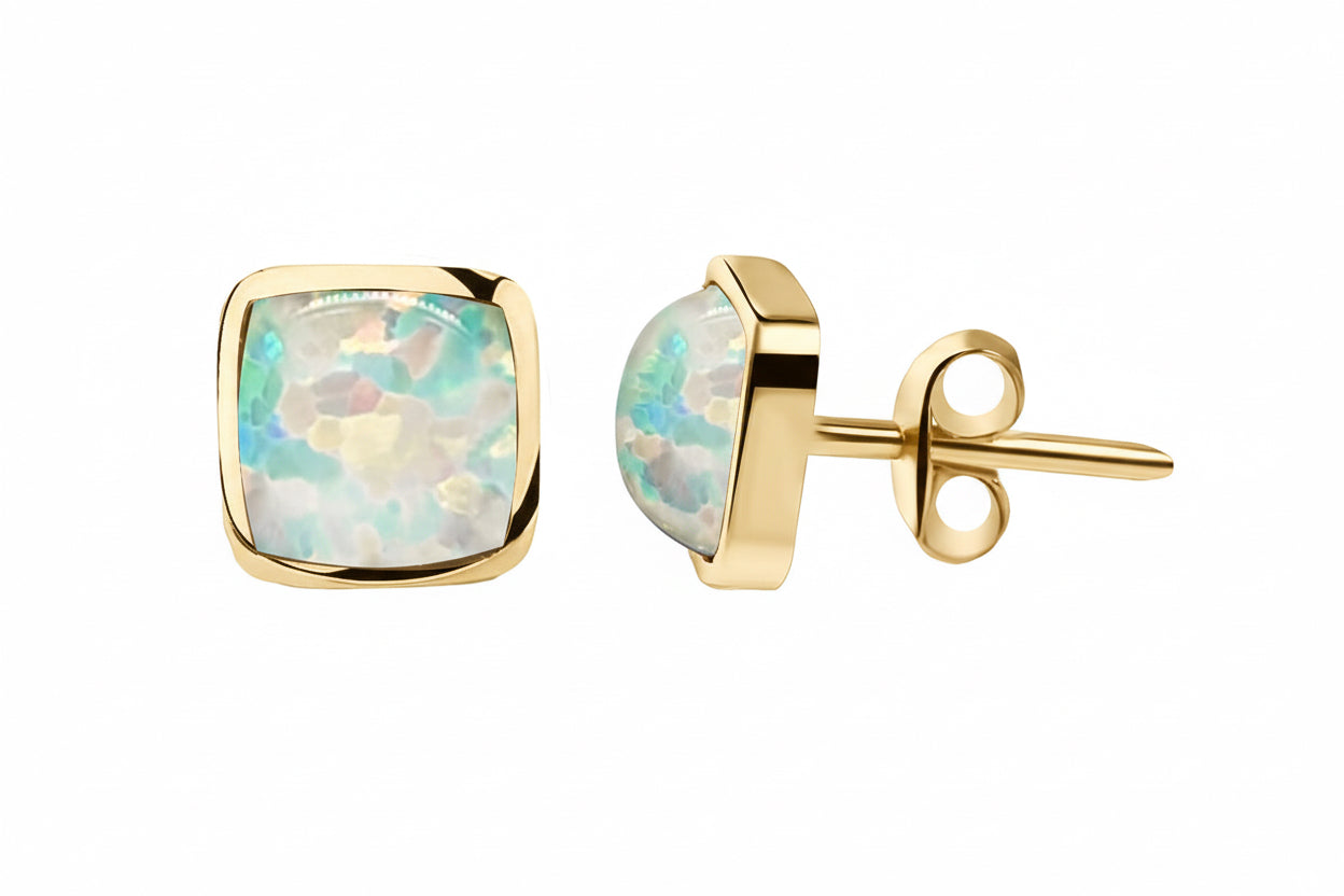 Kolczyki kwadratowe z białym opalem Ekranowe Wspomnienia srebro pozłacane