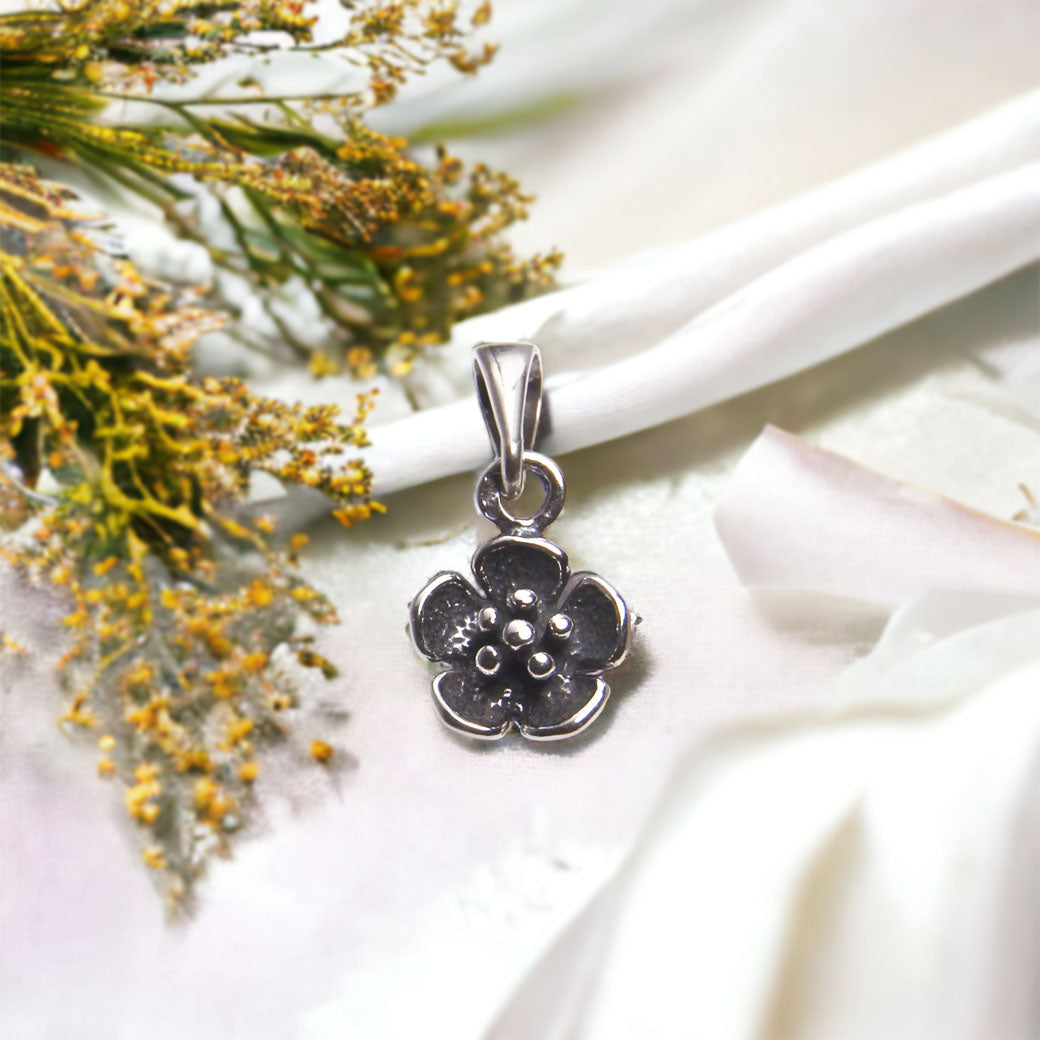 Wisiorek kwiatek - bratek