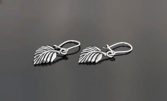 Wiszące kolczyki listki