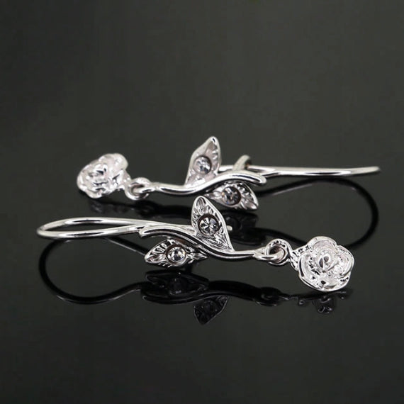 Kolczyki róże wiszące z cyrkoniami