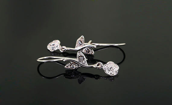 Kolczyki z różanym motywem