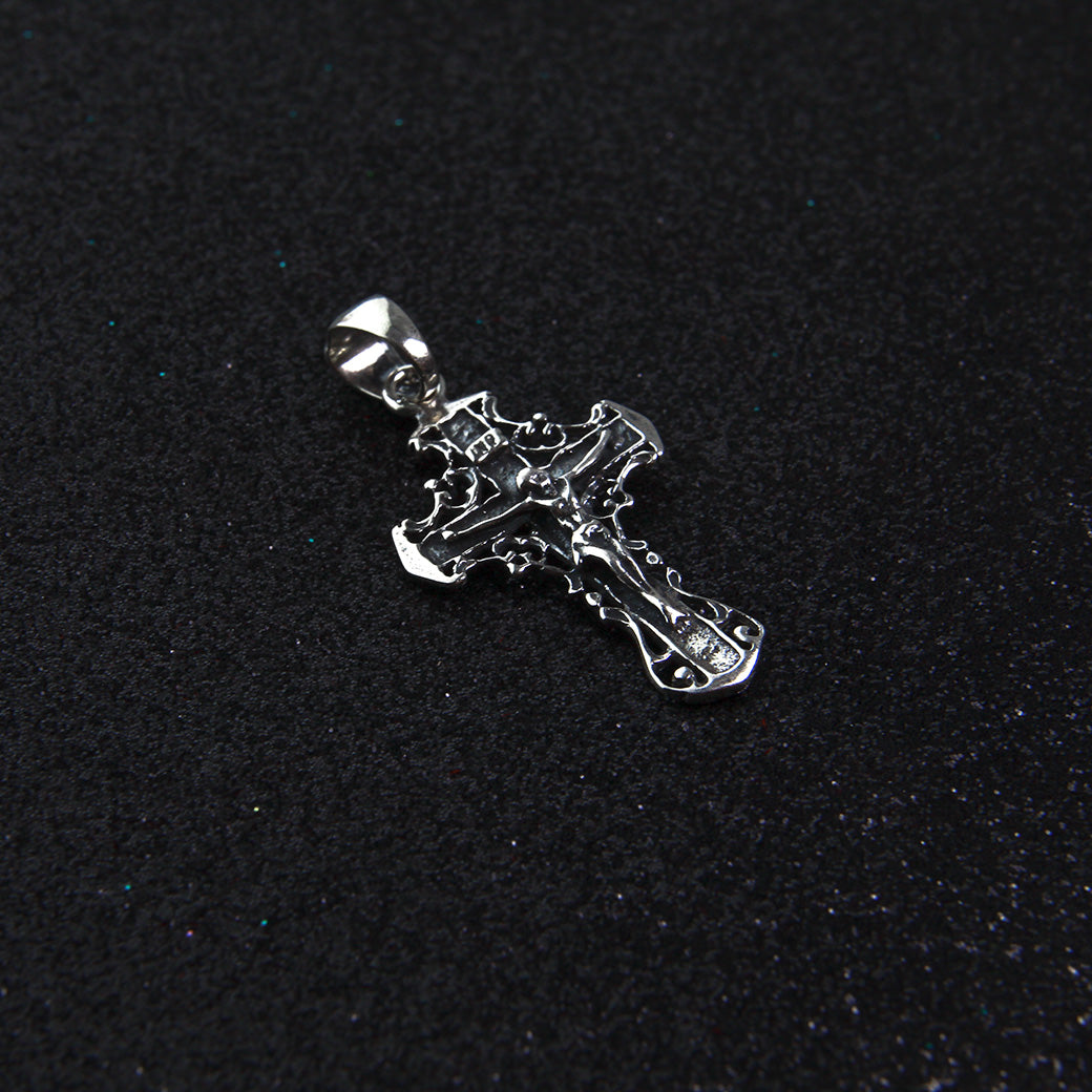 Krzyżyk ze zdobieniami